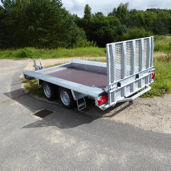 Terrax 2 2600-294 basic maskintrailer med finerbund